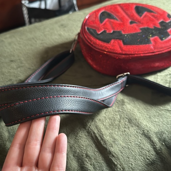 Love Pain and Stitches Pumpkin Kult The Collection Double Sided Red Glitter - Picture 4 of 4